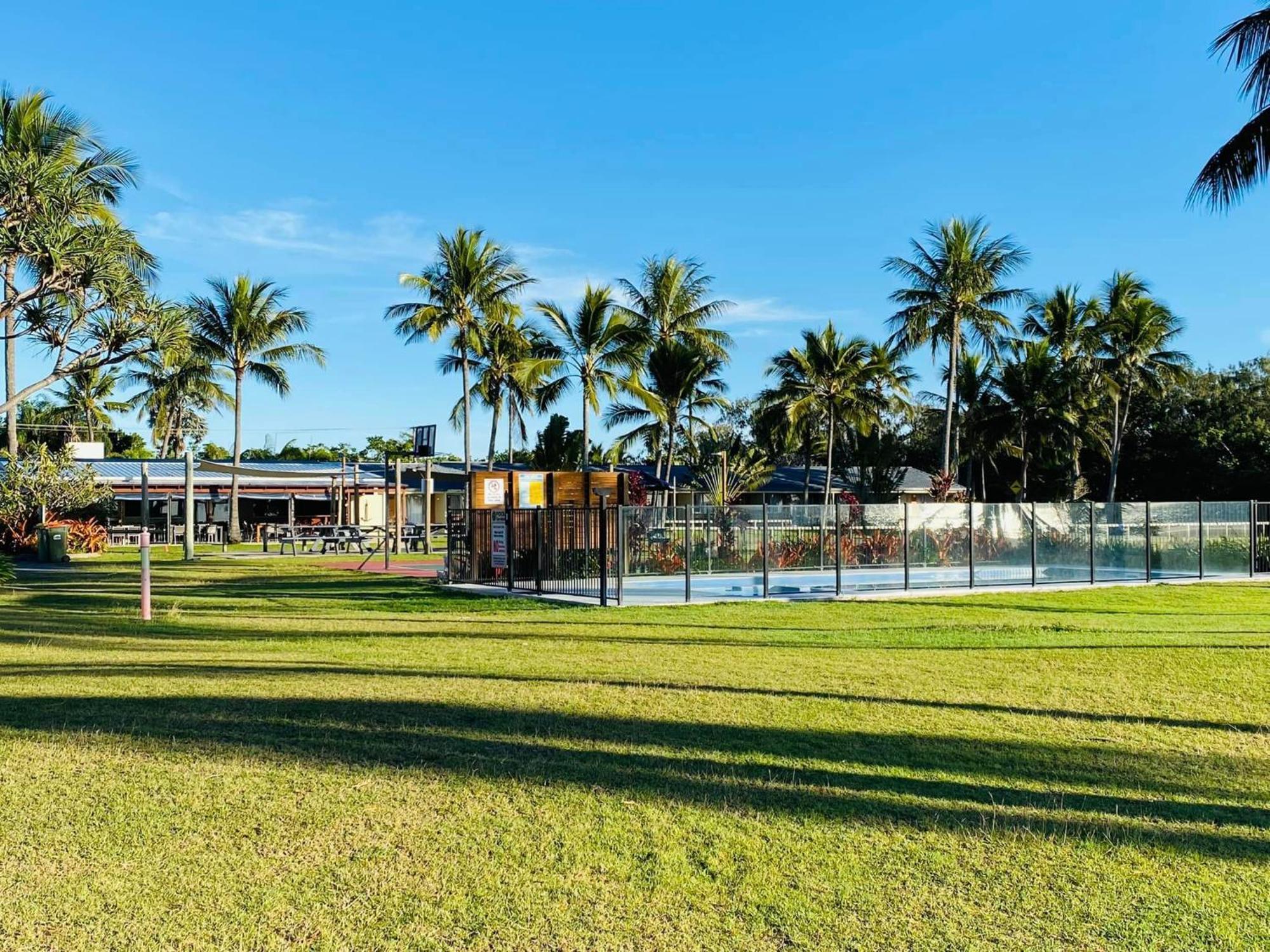 Sarina Beach Motel Grasstree Beach Kültér fotó